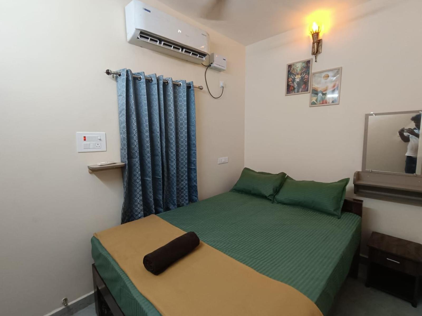 Omkara - The Fives Guest House Tiruvannamalai Exterior photo